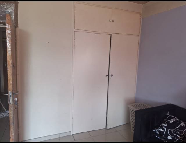 2 BEDROOM APARTMENT FOR SALE IN KEMPTON PARK CENTRAL